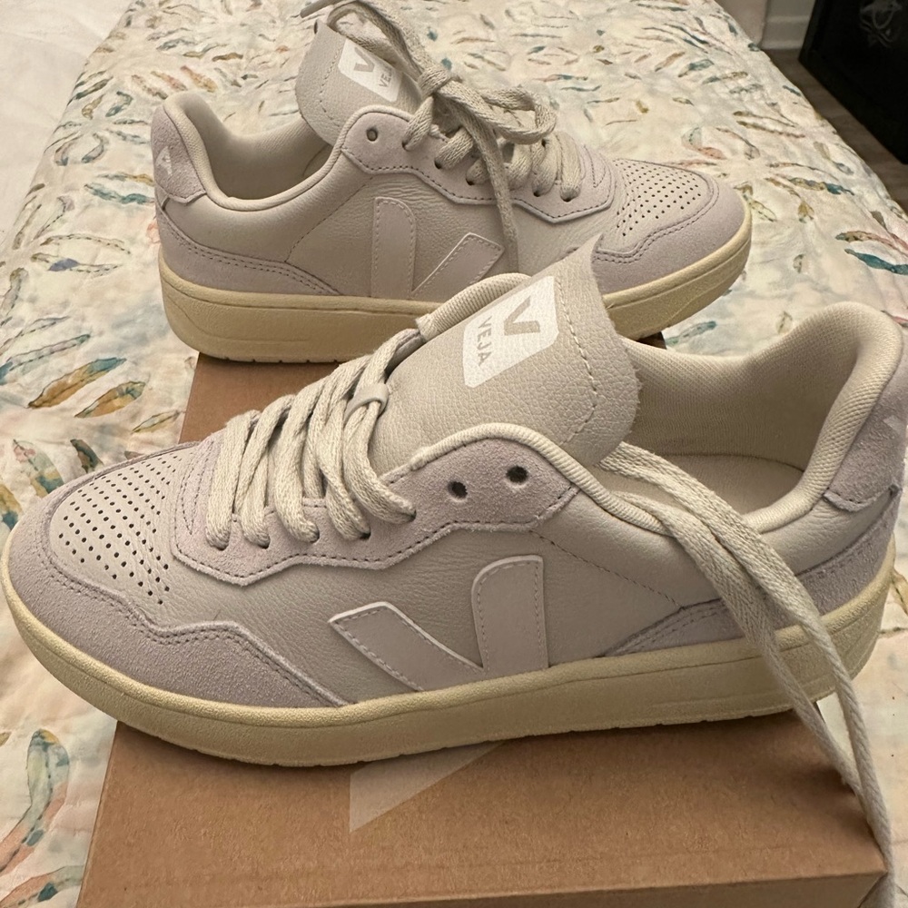 Veja V-90 gravel size 5 euro 36